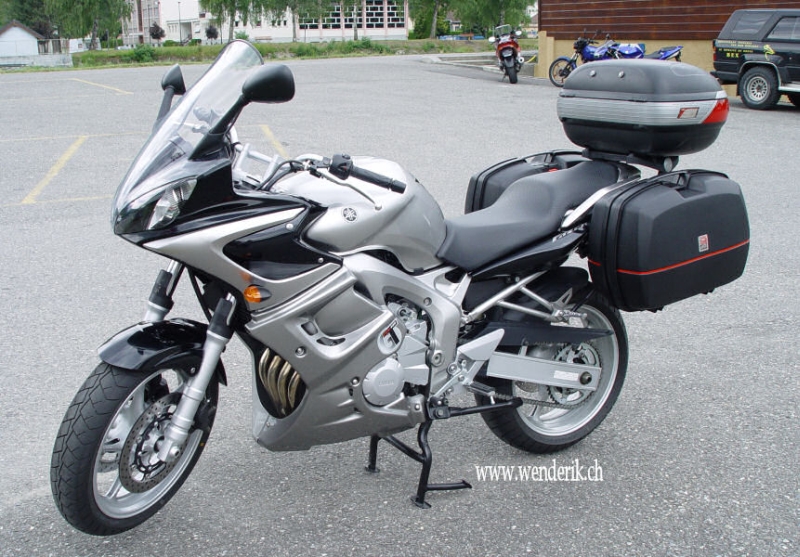  A vendre ! - Yamaha Fazer FZ6-s  Modle 2004  avec Accessoires ! 