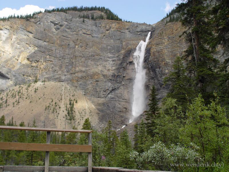  TAKAKKAW Falls, Field, Yoho national Park, British Columbia, Canada... 
