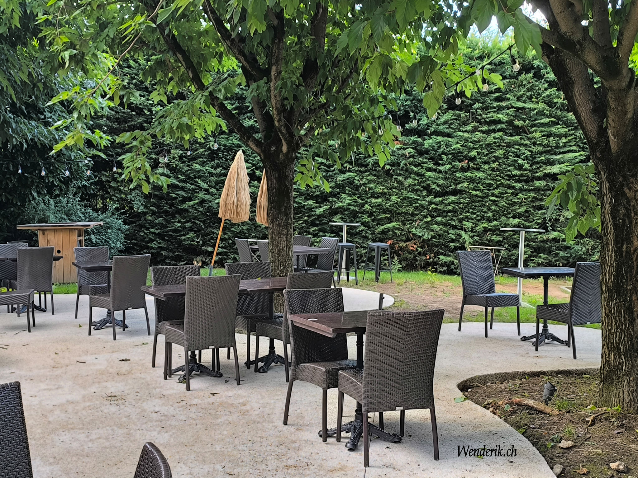 GREET HOTEL mASSIEUX...