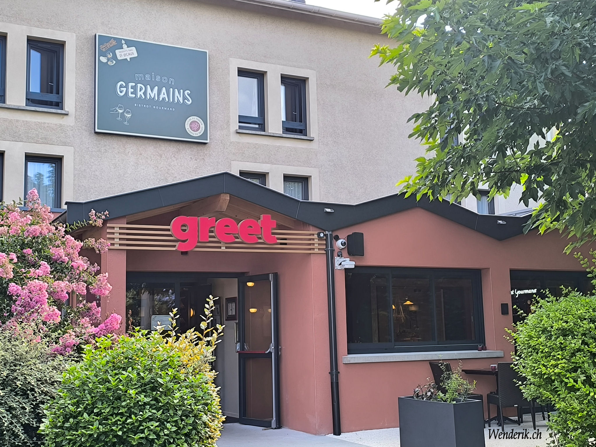 greet Hotel Massieux Lyon Nord...